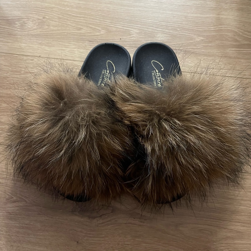Furry slides - size 9